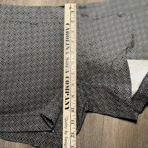 Calvin Klein Black And White Print Casual Comfort Shorts Women’s Size 2 - Picture 10 of 10